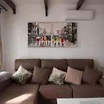 House W Shared Pool, Perfect For Small Families
