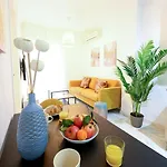 Capitan, 1 Bedromm, City Center & Beach By 10Tsea