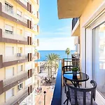 El Yate In Front Of The Sea By 10Tosea