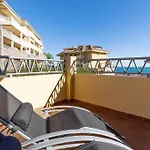 Spacious 2 Bedroom Apartment With Sea View!