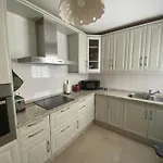 Amplio Apartamento Con Piscina