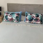 Amplio Apartamento Con Piscina