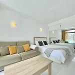 Lafrenchtouch - Estudio En Primera Linea De Playa