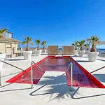 Amazing Sea Views - The Wave Ii, Pool And Sea View