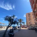 Moderno En Primera Linea De Playa