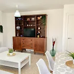 Bright And Cozy Flat By The Beach
