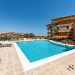 Tranquil 2 Bed 2 Bath Retreat, Pool, Parking