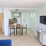 Barbados Beach And Pool Apartment