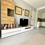 Luxury And New Apartment With Pool