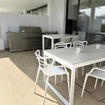 Luxurious Flat With Garden, Private Jacuzzi, Bbq