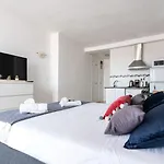Faro\'S Fuengirola Centro Studio