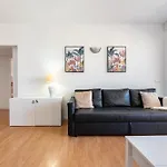 2 Bed 1 Bath Very Bright Apt