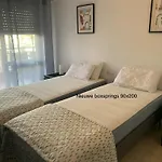 Palm Beach Apartment, 1 Bedroom, Pool, Beautiful Garden, Parking