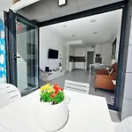 Luxury & New Apartment With Pool II