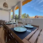 Elegante Y Luminoso Apartamento De Playa