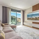 Vivi Homes - Sunny Views Wellness, Gym, Pool & Sea View