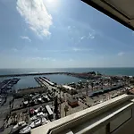 Atico 1 Habitacion Con Vistas Frontales Al Mar By Sur Suites
