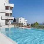 Vivi Homes - Gerrard Jacuzzi, Terrace, Pool & Sea Vew
