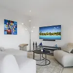 Vivi Homes - Coral Apartment With Sea Views & Pool