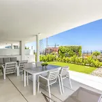 Vivi Homes - Cameron Pool, Patio, Garden & Beach