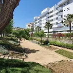 Con Piscina, Cerca Del Mar Y De 1 Centro Comercial