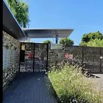 Con Piscina, Cerca Del Mar Y De 1 Centro Comercial