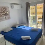Diamond Room Center 1
