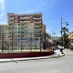 Ga Nemt Til Fuengirola Strand, Restauranter, Butikker, Padel Og Meget Mere!