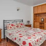 Beachfront, Two Bed- & Bathrooms, Private Parking