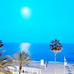 Fuengirola Center Beachfront Yate