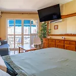 Stunning Apartment In Fuengirola With Wifi