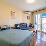 Stunning Apartment In Fuengirola With Wifi