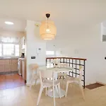 Lujosa vivienda en primera línea de playa