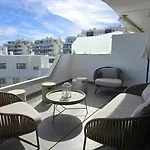 Luxury, Ocean View, Spa Pool, Gym & Beach Club