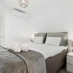 Colina Blanca Family Apartment With Pool By Costarentals - Ref 23