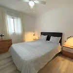 Stylish & Sunny Beach Apartment With Pool