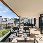 Luxury Beach Escape With Pools, Gym & Sauna