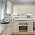 Spacious Apartment With Sea Views