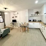 San Isidro City Center And Beach Studio Apartments