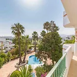 Stylish One Bed Apartment At Matchroom Country Club