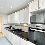 Beach Retreat 2 Bedroom Apartment