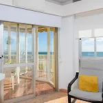 Great Location And Frontal Sea View Fuengirola