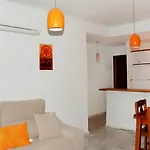 104205) Casa En Fuengirola Con Aire Acondicionado, Aparcamiento, Terraza, Jardin