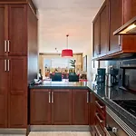 Malibu Mansions Apartment B12 By Rafleys