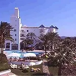 La Zambra Resort
