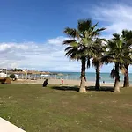 Beautiful Modern Apartment 100M From The Sea