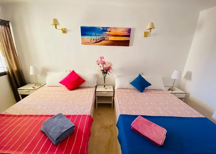 Fresh And Modern Delux Apartment In 1 Min From The Beach!