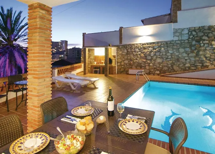 Nice Apartment In Fuengirola, Malaga With Kitchen