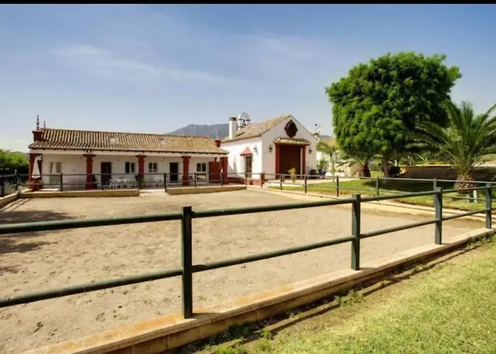 Casa rural Mijas. Cerca playa y montaña con jardín