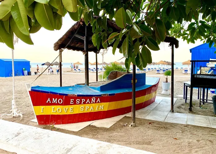 Modern 1 Bedroom Seaside Apartment With Pool